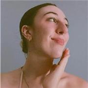 Profesora de audiovisuales enseña cómo hacer podcasts, fotografía y edición de imagen